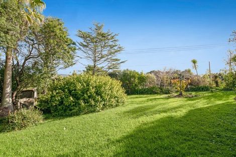 Photo of property in 2 Hand Road, Helensville, 0800