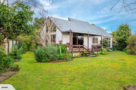 Photo of property in 24 Park Avenue, Waikanae, 5036