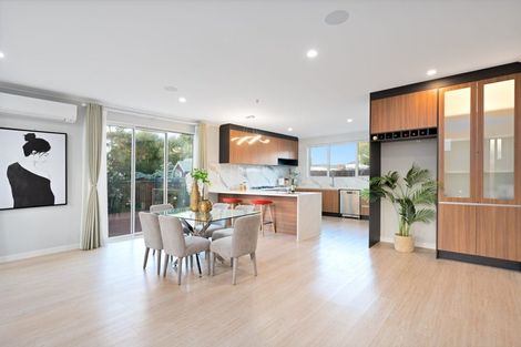 Photo of property in 38a Pokapu Street, Titirangi, Auckland, 0600