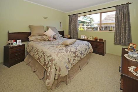 Photo of property in 2/12 Waimai Avenue, Weymouth, Auckland, 2103