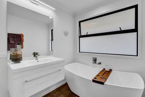 Photo of property in 84a Wallath Road, Westown, New Plymouth, 4310