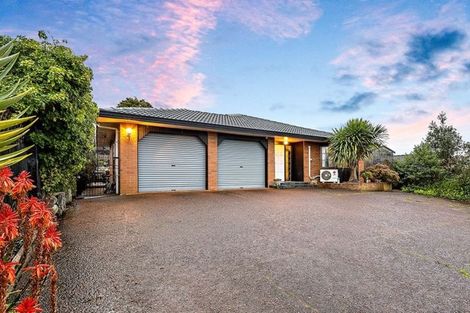 Photo of property in 12 Fernbird Place, Massey, Auckland, 0614