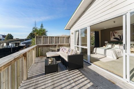 Photo of property in 18 Island View Terrace, Waikanae Beach, Waikanae, 5036