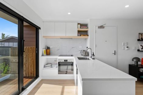 Photo of property in 2/35 Centreway Road, Orewa, 0931