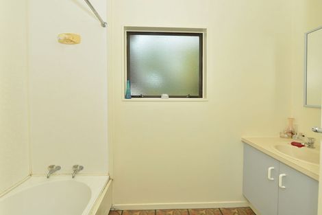 Photo of property in 19 Matakohe Place, Portland, Whangarei, 0178