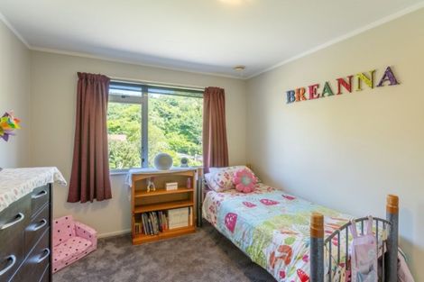 Photo of property in 63 The Drive, Tawa, Wellington, 5028
