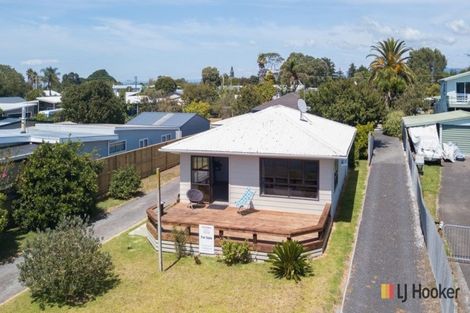 Photo of property in 19 Roretana Drive, Athenree, Katikati, 3177