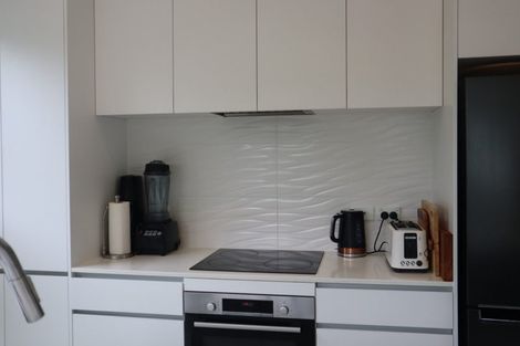 Photo of property in 73 Warman Road, Okura, Auckland, 0792