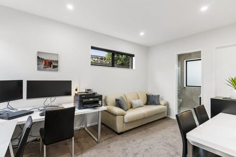 Photo of property in 6a Hostel Access Road, Eastern Beach, Auckland, 2012