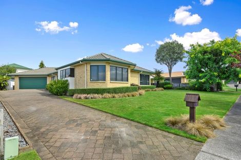 Photo of property in 8 Hoyte Place, Pukehangi, Rotorua, 3015