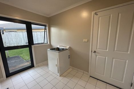 Photo of property in 9 Anrath Close, East Tamaki, Auckland, 2016