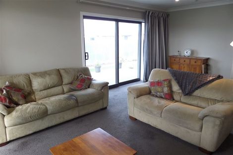 Photo of property in 12 Esk Place, Aranui, Christchurch, 8061