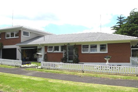 Photo of property in 1a Laurelwood Avenue, Pukekohe, 2120