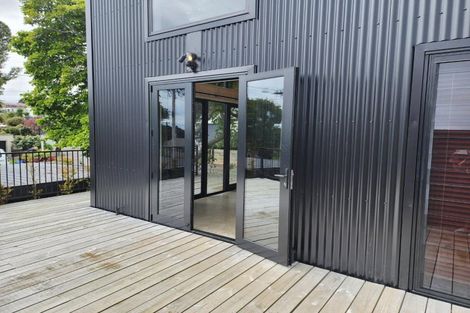 Photo of property in 16 Peace Avenue, Moturoa, New Plymouth, 4310