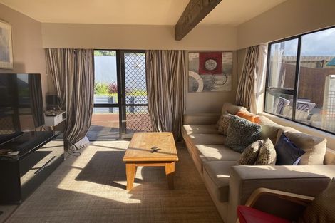 Photo of property in 27b Mana Esplanade, Paremata, Porirua, 5026