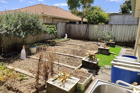 Photo of property in 2/108 Bob Charles Drive, Golflands, Auckland, 2013