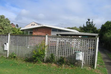 Photo of property in 1/43 Northcote Road, Hillcrest, Auckland, 0627