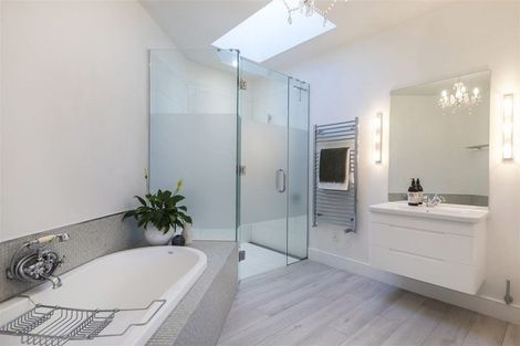 Photo of property in 11 Pentlow Place, Fendalton, Christchurch, 8052