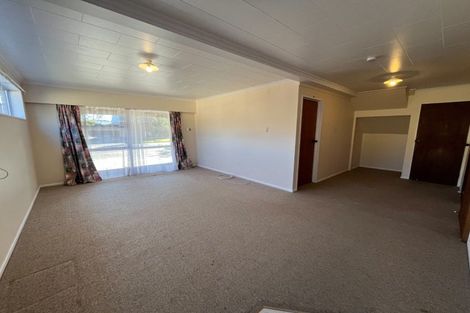 Photo of property in 1 Guernsey Place, Fitzherbert, Palmerston North, 4410