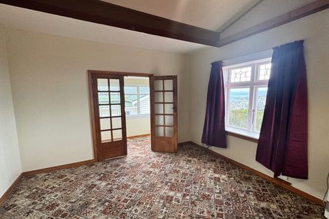 Photo of property in 68 Mortimer Terrace, Brooklyn, Wellington, 6021