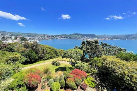 Photo of property in Beau Port Apartments, 30 The Crescent, Roseneath, Wellington, 6011