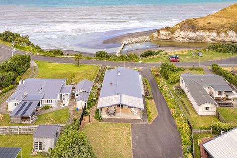 Photo of property in 21 Sunset Parade, Kai Iwi, Whanganui, 4574