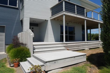 Photo of property in 355 Te Horo Beach Road, Te Horo Beach, Otaki, 5581