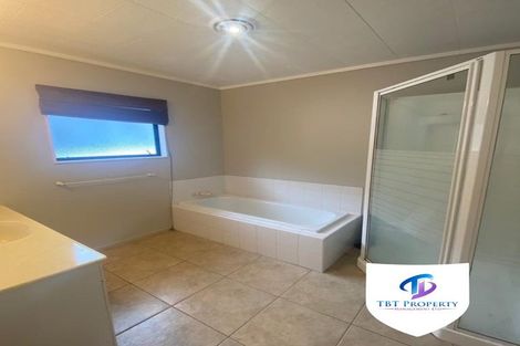 Photo of property in 21 Hakea Place, Totara Heights, Auckland, 2105