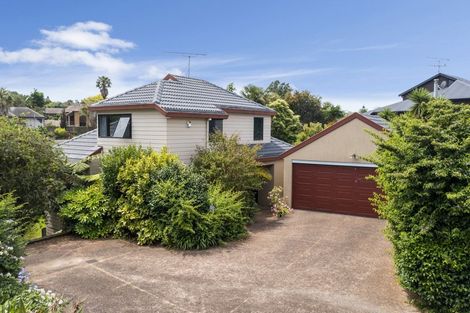 Photo of property in 7 Sheffield Place, Botany Downs, Auckland, 2010