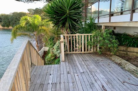 Photo of property in 5 Stanley Point Road, Stanley Point, Auckland, 0624