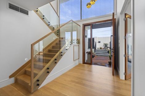 Photo of property in 37 Lake Pupuke Drive, Takapuna, Auckland, 0622