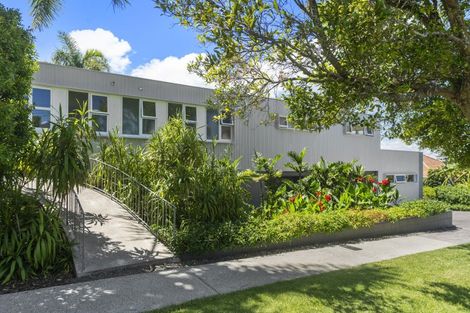 Photo of property in 41 Old Lake Road, Narrow Neck, Auckland, 0624