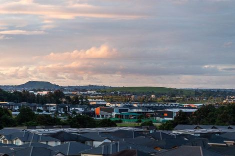 Photo of property in 21 Black Shed Road, Flat Bush, Auckland, 2019