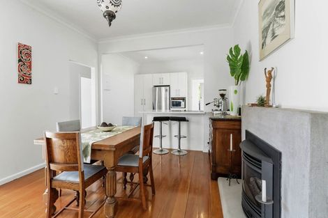 Photo of property in 92 Astley Avenue, New Lynn, Auckland, 0600