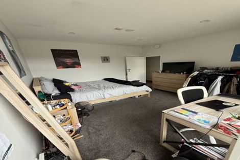 Photo of property in 70 Kelburn Parade, Kelburn, Wellington, 6012