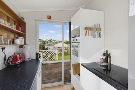 Photo of property in 84 Park Avenue, Waitarere Beach, Levin, 5510