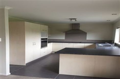 Photo of property in 12 Trevors Place, Pukekohe, 2120