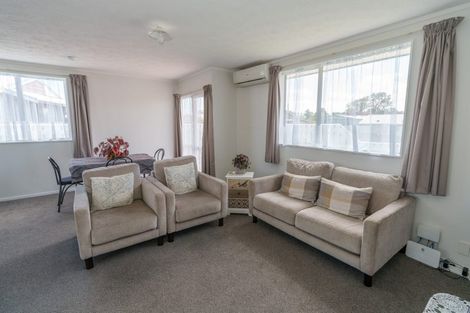 Photo of property in 33 Tiller Close, Kelvin Grove, Palmerston North, 4414