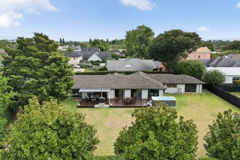 Photo of property in 16 Hampshire Court, Flagstaff, Hamilton, 3210