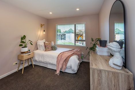 Photo of property in 16 Harrys Way, Redwood, Christchurch, 8051