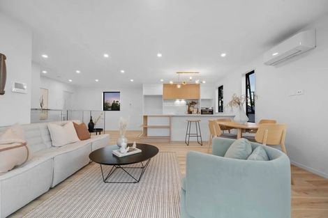 Photo of property in 3b Dawnhaven Drive, Te Atatu Peninsula, Auckland, 0610