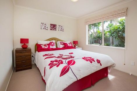 Photo of property in 4 Saltwood Street, Red Beach, 0932