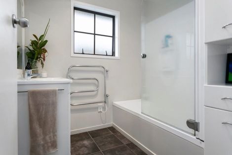 Photo of property in 29 Sheridan Crescent, Leamington, Cambridge, 3432