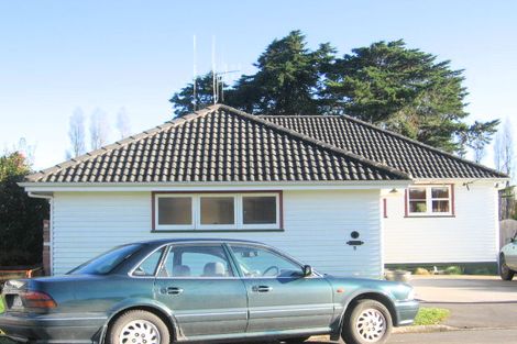 Photo of property in 5 Moule Place, Fairfield, Hamilton, 3214