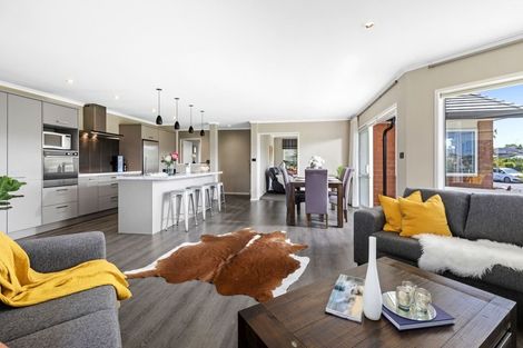 Photo of property in 83 Pohutukawa Parade, Riverhead, 0820