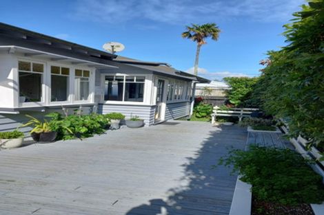 Photo of property in 74a Wharf Road, Te Atatu Peninsula, Auckland, 0610