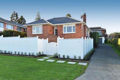 Photo of property in 1/11 Belmont Terrace, Milford, Auckland, 0620