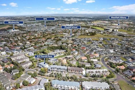 Photo of property in 3/17 Pannill Place, Oteha, Auckland, 0632