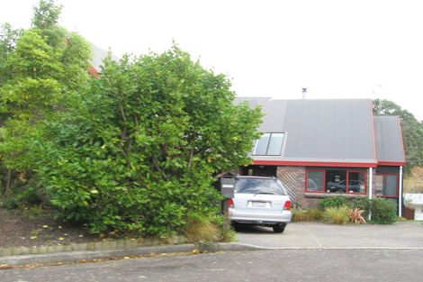 Photo of property in 8 Hillgrove Place, Fitzherbert, Palmerston North, 4410