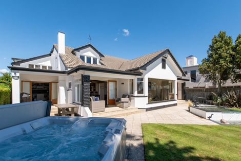 Photo of property in 25 Willow Avenue, Hannahs Bay, Rotorua, 3010